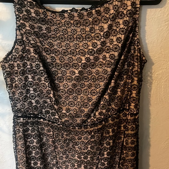 ADRIANNA PAPELL EMBROIDERED BLACK/TAN DRESS - Picture 4 of 8